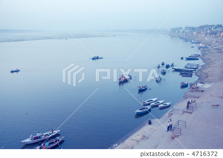 River Ganges: Varanasi, India River Ganges: Varanasi, India 4716372