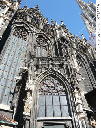 St. Stephen's Cathedral in Vienna St. Stephen's Cathedral in Vienna 4718259