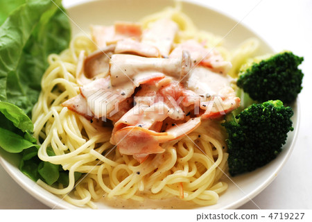 手工製作的意大利麵條carbonara 4719227