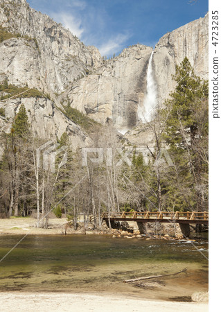 Upper Falls and Merced River at Yosemite 4723285