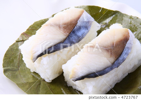 Persimmon leaf sushi 4723767