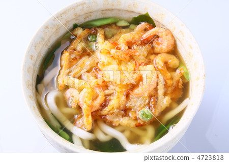 Prawn fried noodles with fried shrimps 4723818