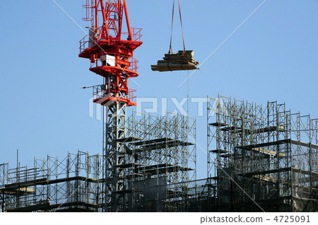 Cranes and scaffolds 4725091