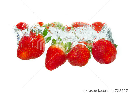 strawberry in the water strawberry in the water 4728237