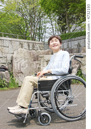 輪椅的祖母 4732193