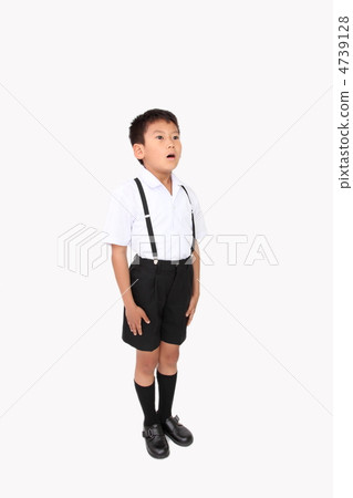 唱歌的男孩夏天的衣服 4739128