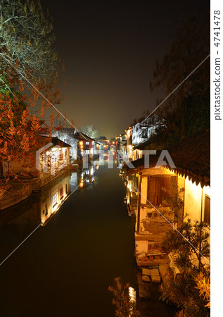 Night view of ancient China Zone Zhouzhuang 4741478