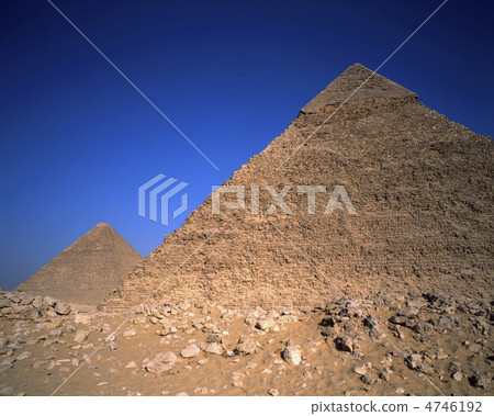 Pyramid of King Kahulah and Pyramid of King Kufu 4746192