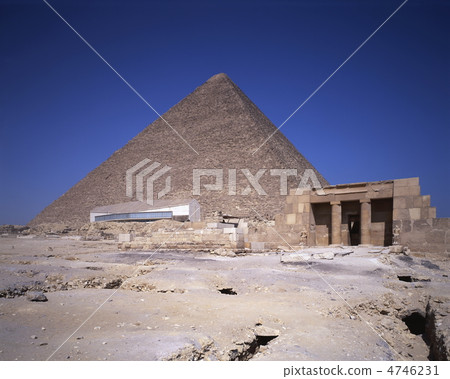 Pyramid of Khufu and Sun ship museum 4746231