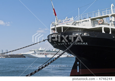 在橫濱港的客船 4746244