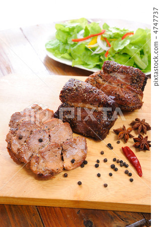 Baked Pig (Tsuyaki) 4747737