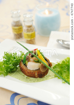 Unagi steamed seafood roll Unagi steamed seafood roll 4747740