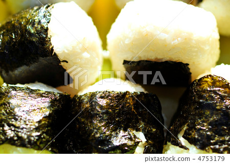 Uneven homemade rice balls 4753179