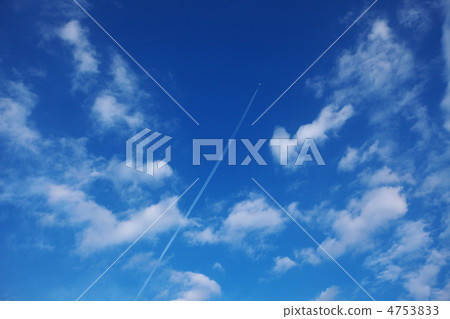 上升的飛機和飛機雲 上升的飛機和飛機雲 4753833