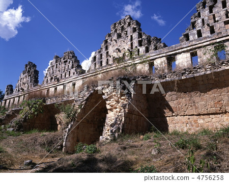 Uxmal remains dwelling house 4756258