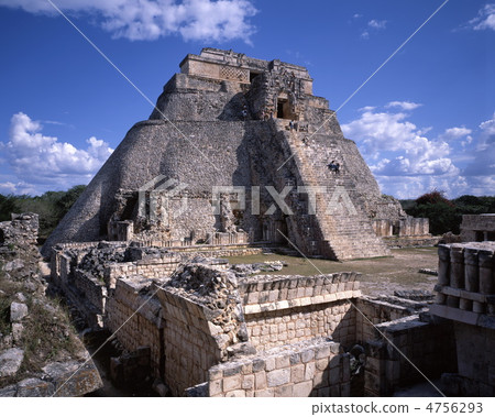 Uzmar廢墟巫師的金字塔 Uzmar廢墟巫師的金字塔 4756293