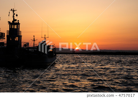 Sunset of Jinjiang Bay 4757017
