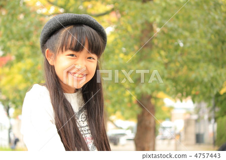 Haunted girl Haunted girl 4757443