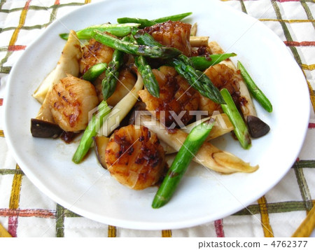 Soy sauce scallops with scallops Soy sauce scallops with scallops 4762377