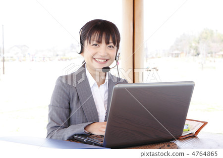 Laptop PC and business woman model: Otomo Ayumi Laptop PC and business woman model: Otomo Ayumi 4764865