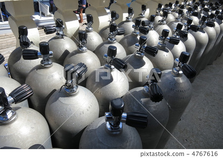 Oxygen cylinder 4767616