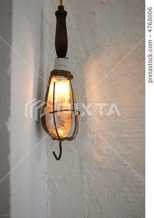 Lamp 4768006
