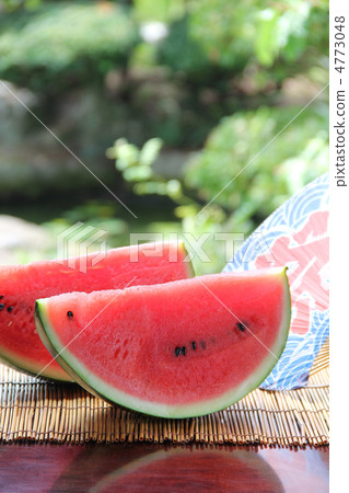 Cut Watermelon · Vertical Vertical 01 4773048