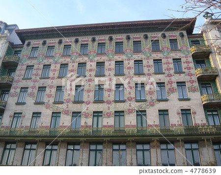 Vienna Majolika House 4778639