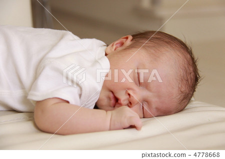 睡覺新生兒 睡覺新生兒 4778668
