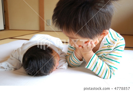Onii-chan watching baby 4778857