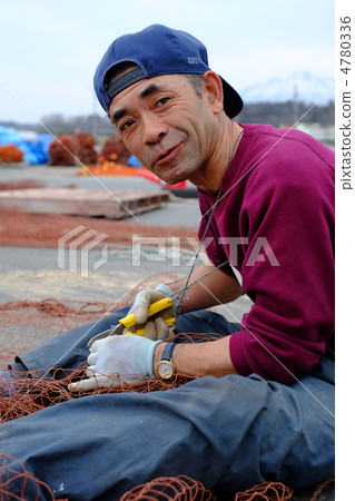 Fisherman in operation 4780336