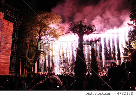 Work-in-process fireworks at Shinoda Shrine 4782158