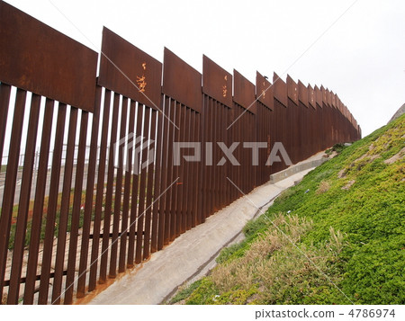 Mexican-American border barrier 4786974