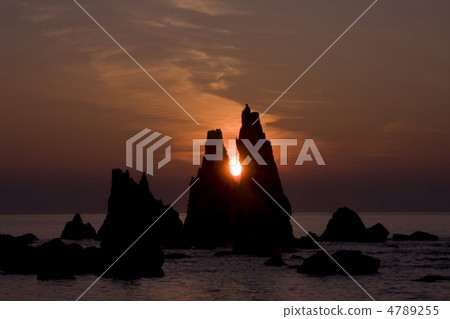 Morning glow of Hashida-iwa Morning glow of Hashida-iwa 4789255