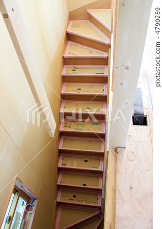 樓梯正在建設中 樓梯正在建設中 4790289
