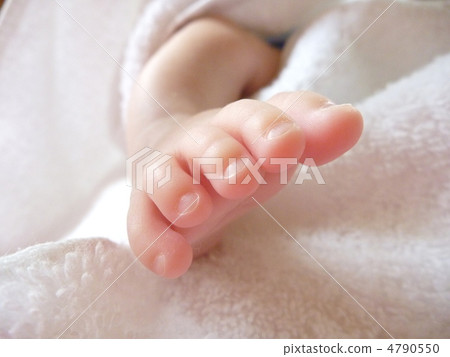 Baby's foot (10th birthday) 4790550