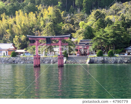 Shiroki Shrine in Lake Biwa and Otorii in the lake 4790779