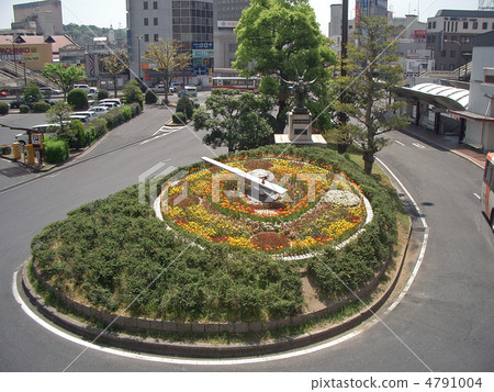 Kurashiki station's flower clock 4791004