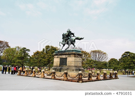 皇宮的Masami Kusunoki雕像 4791031