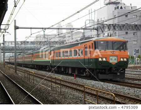 Limited express akagi 185 Yono station Limited express akagi 185 Yono station 4795309