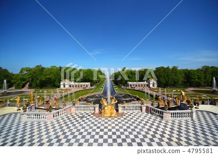 Grand Cascade Fountains At Peterhof Palace garden, St. Petersbur Grand Cascade Fountains At Peterhof Palace garden, St. Petersbur 4795581