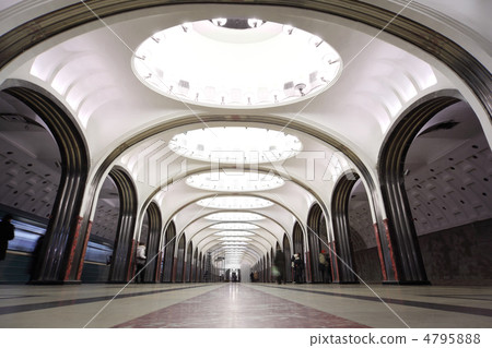MOSCOW - FEBRUARY 2: national architecture monument - metro stat MOSCOW - FEBRUARY 2: national architecture monument - metro stat 4795888