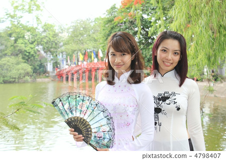 河內湖岸的越南，越南美麗的女孩 4798407