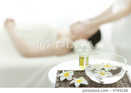 Flowers and beauty treatments 4799286