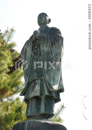 'Honen'的雕像（Kikuseraji /佐賀區，京都市） 4806933