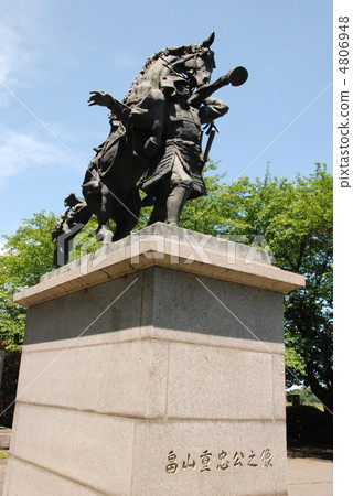 帶有心愛的新月的“Hatakeyama Tadashida”雕像（Hatakeyama Shigetada公共歷史公園/埼玉縣深谷市） 4806948