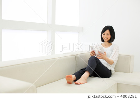 讀書的女孩 讀書的女孩 4808281