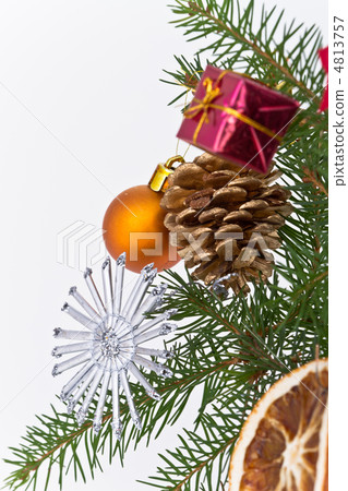 Christmas tree decorated 4813757