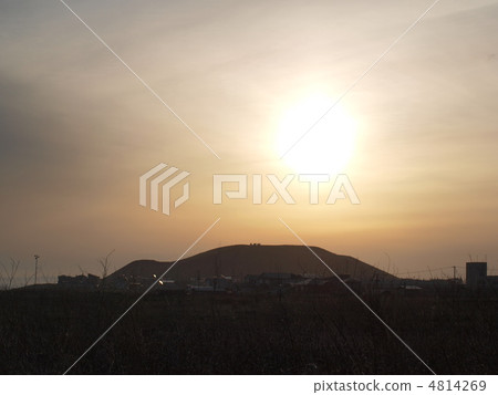 Sunset at Mt. Bota 4814269
