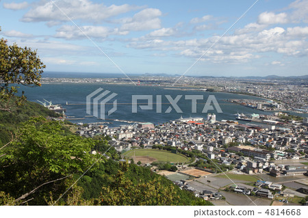 Awa Mimpune Nomine Mountain的Komatsushima Port和Wadashima Peninsula（海拔165米） 4814668